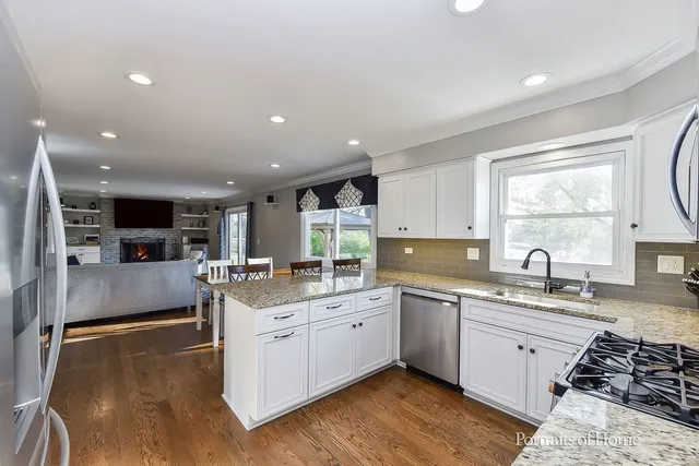 $640,000 | 344 Waxwing Avenue, Naperville, IL 60565