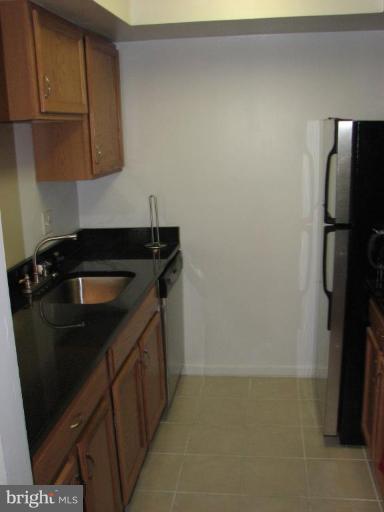 14901 Rydell Road, Unit 302 Centreville, VA 20121 - Photo 5 of 13 Kitchen