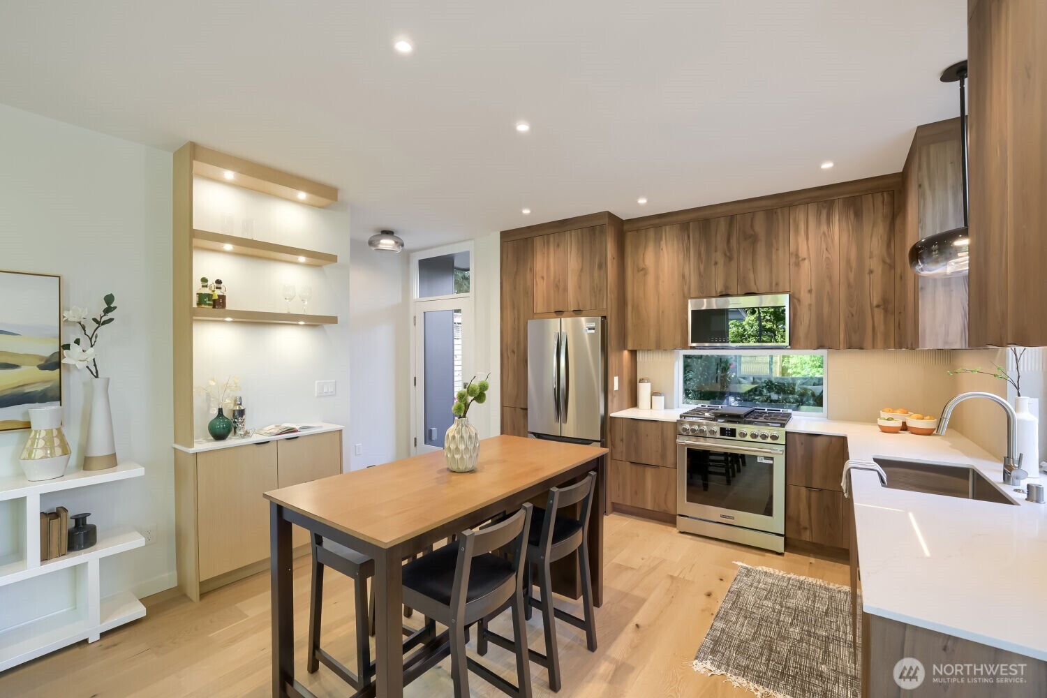 809 Northeast 90th Street Seattle, WA 98115 - Photo 3 of 20