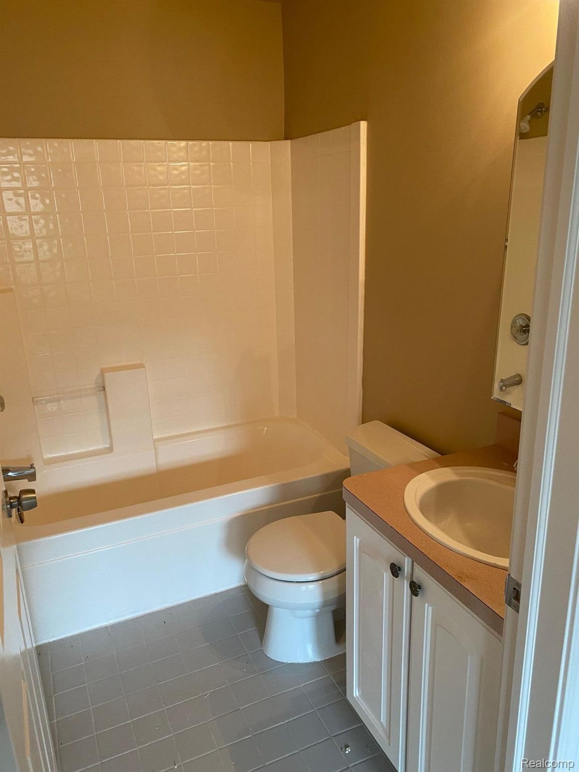 20246 Rodeo Court Southfield, MI 48075 - Photo 12 of 19 Gallery Image 12