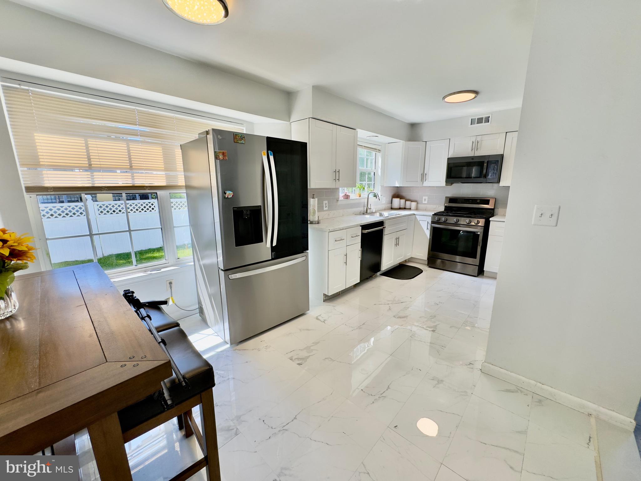 16 Bailly Drive Burlington, NJ 08016 - Photo 5 of 29