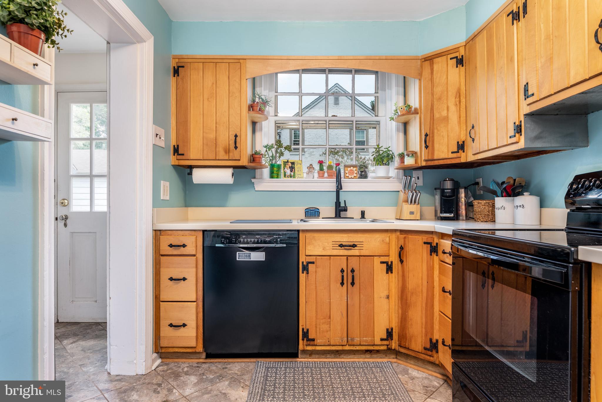 49 Green Valley Road Wallingford, PA 19086 - Photo 8 of 45 Newer Appliances In Kitchen
