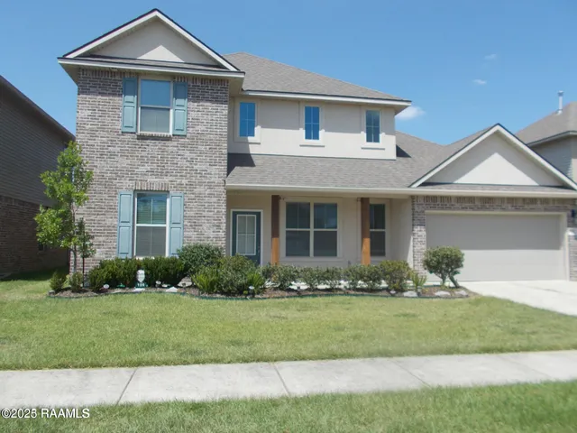 $2,300 | 109 Marais Avenue, Youngsville, LA 70592