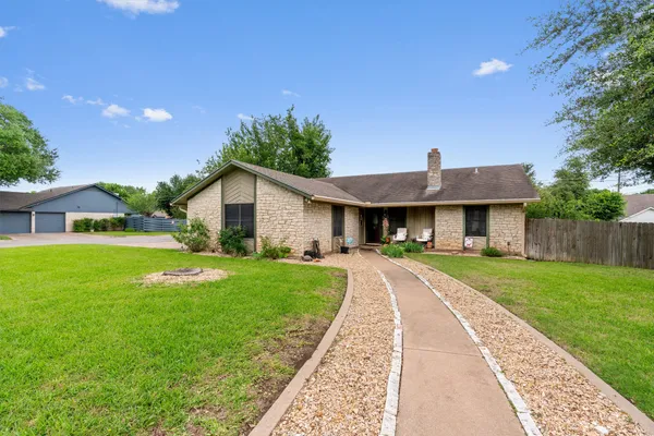 $290,000 | 401 Drake Lane, Taylor, TX 76574