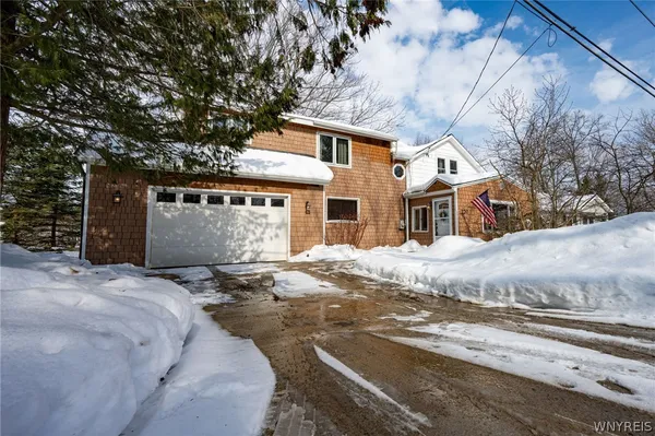 $324,900 | 170 Rosewood Avenue, Evans, NY 14006