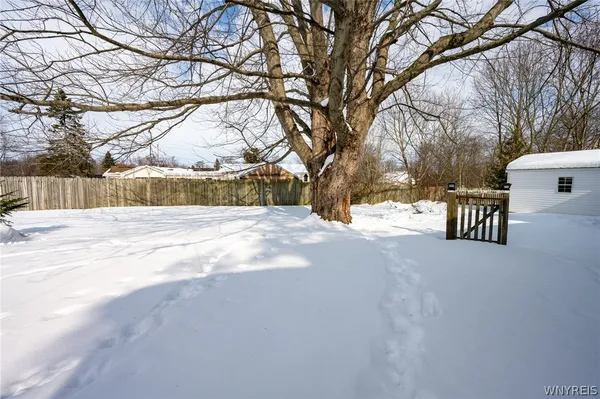 $324,900 | 170 Rosewood Avenue, Evans, NY 14006