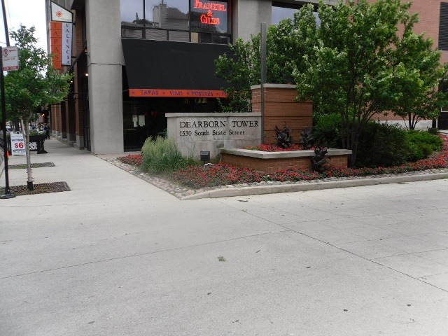 1530 South State Street, Unit 420 Chicago, IL 60605 - Photo 7 of 7 a sign on the side of a road