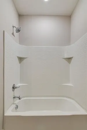 $1,550 | 115 West Jones Street, Unit 202, Krum, TX 76249