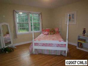 3815 Chevington Road Charlotte, NC 28226 - Photo 7 of 8 Gallery Image 7