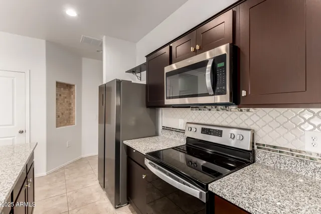 $395,000 | 5267 East Diatomite Drive, San Tan Valley, AZ 85143