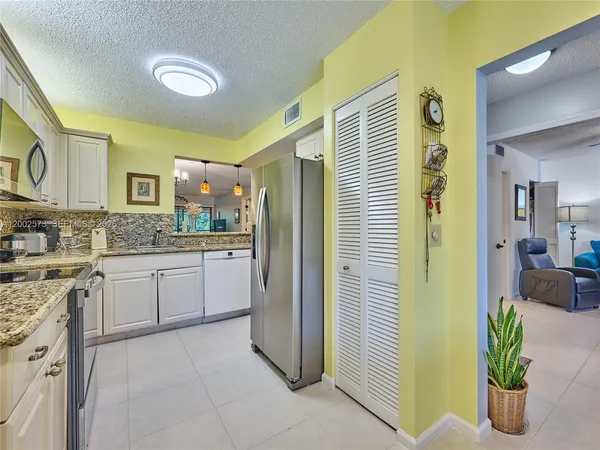 $2,500 | 10143 Mangrove Drive, Unit 303, Boynton Beach, FL 33437