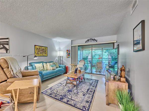 $2,500 | 10143 Mangrove Drive, Unit 303, Boynton Beach, FL 33437