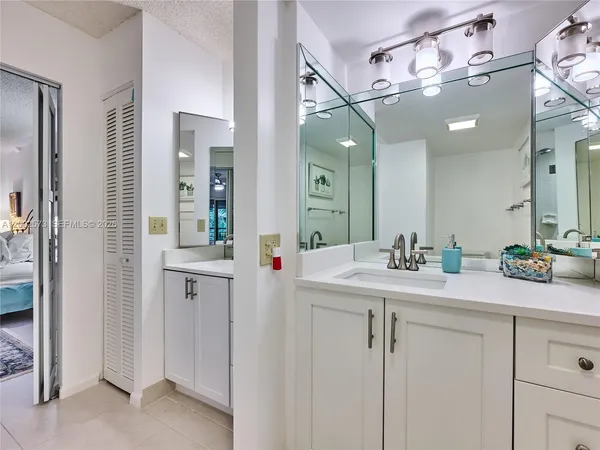 $2,500 | 10143 Mangrove Drive, Unit 303, Boynton Beach, FL 33437