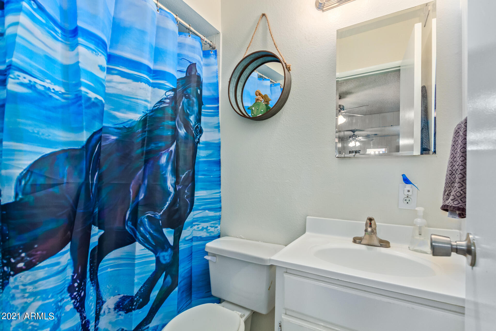 3736 West Charter Oak Road Phoenix, AZ 85029 - Photo 20 of 40 OWNERS BATHROOM