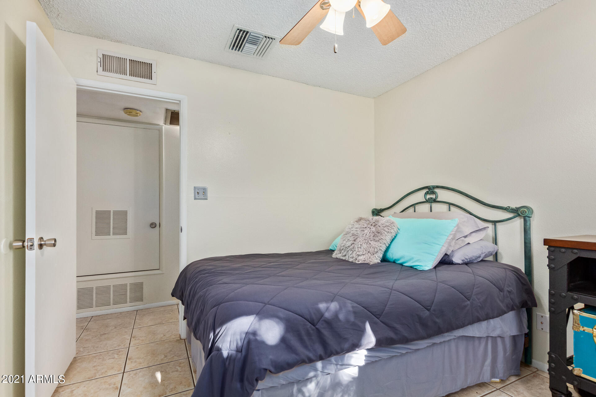 3736 West Charter Oak Road Phoenix, AZ 85029 - Photo 22 of 40 2ND BEDROOM