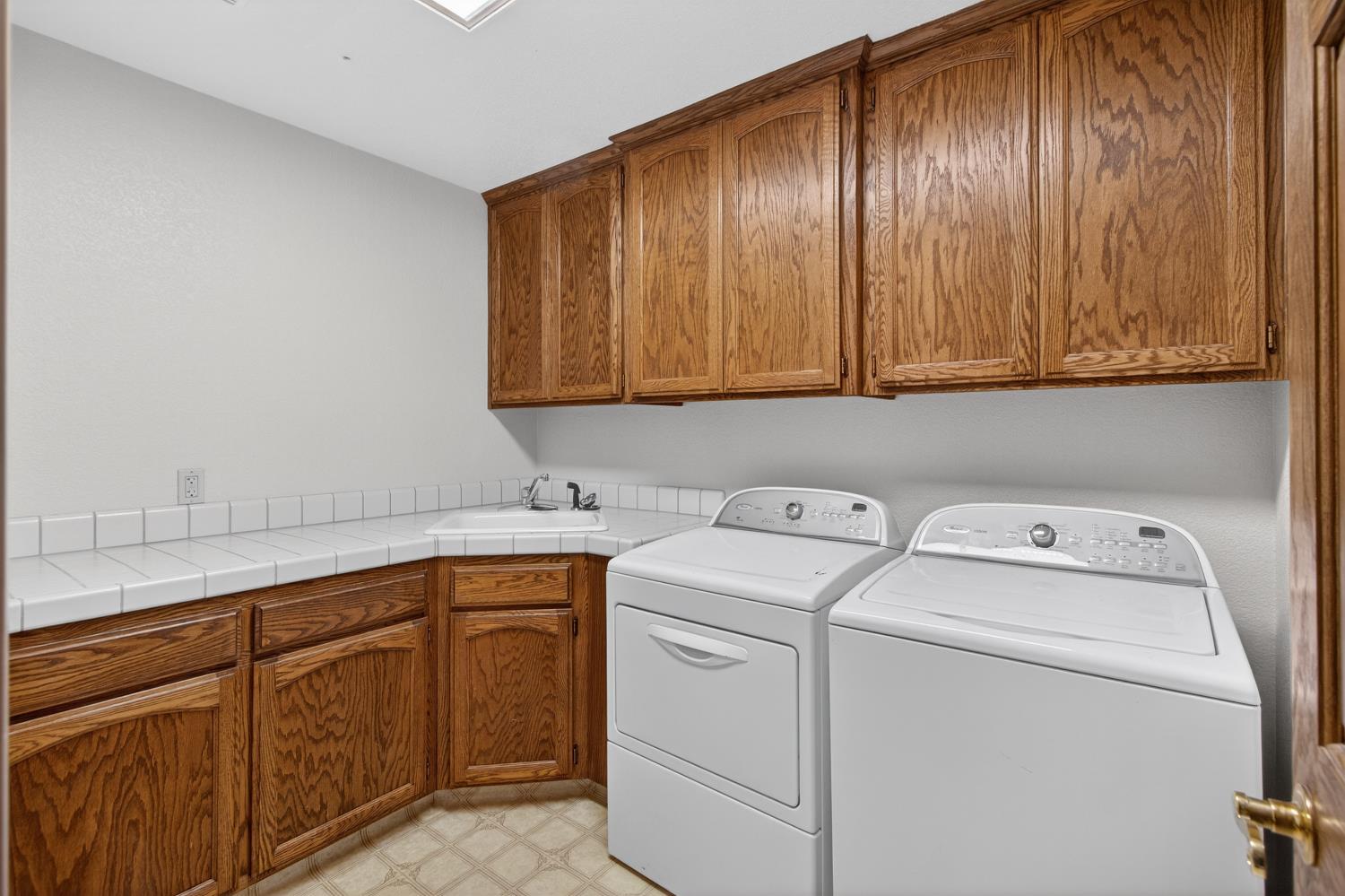 8681 Winding Way Fair Oaks, CA 95628 - Photo 41 of 87