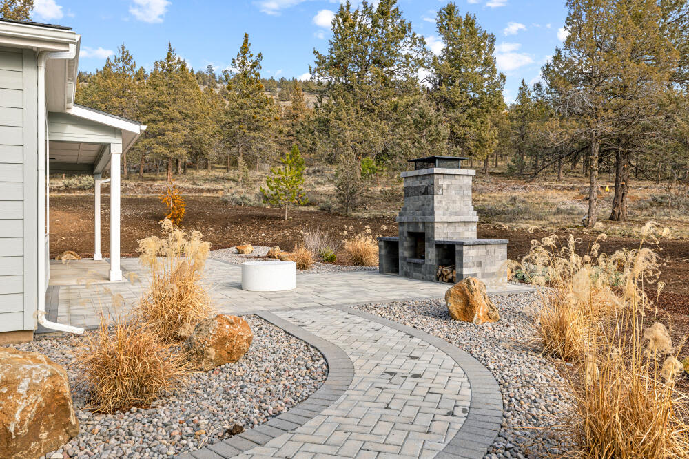 5722 Engleman Spruce Way Klamath Falls, OR 97601 - Photo 20 of 84 5722EnglemanSpruceDr-Exterior-21