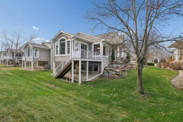 $699,900 | 3832 Linden Drive East, Medina, MN 55340