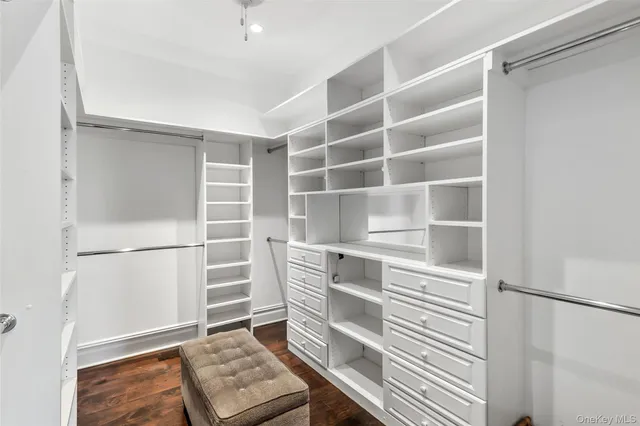 $3,299,999 | 3 The Brae, Woodbury, NY 11797