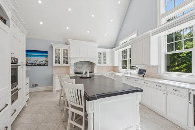 $3,299,999 | 3 The Brae, Woodbury, NY 11797