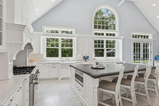 $3,299,999 | 3 The Brae, Woodbury, NY 11797