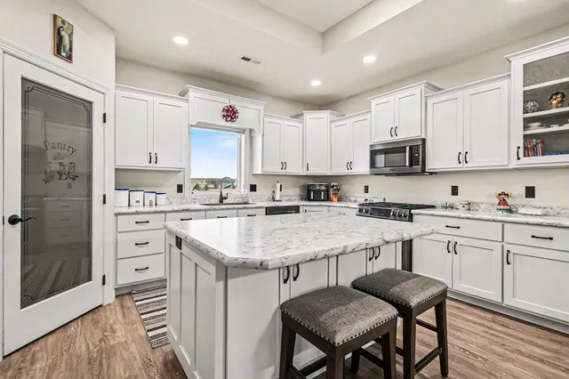 $549,900 | 1518 Manfred Drive, Luverne, MN 56156