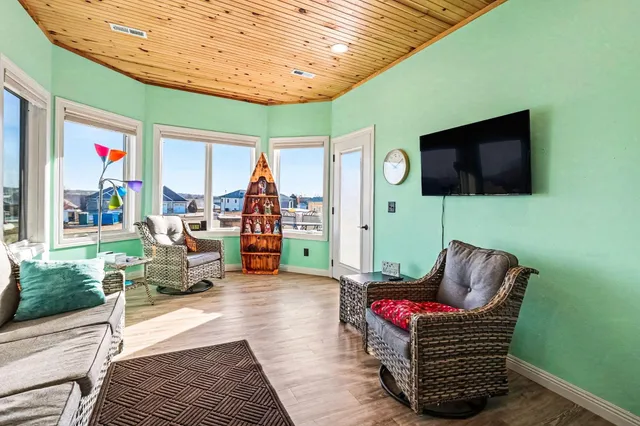 $549,900 | 1518 Manfred Drive, Luverne, MN 56156