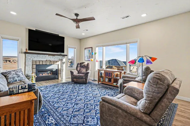 $549,900 | 1518 Manfred Drive, Luverne, MN 56156