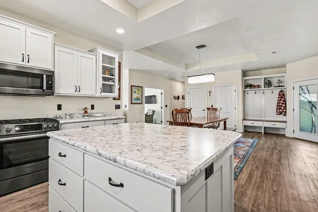 $549,900 | 1518 Manfred Drive, Luverne, MN 56156