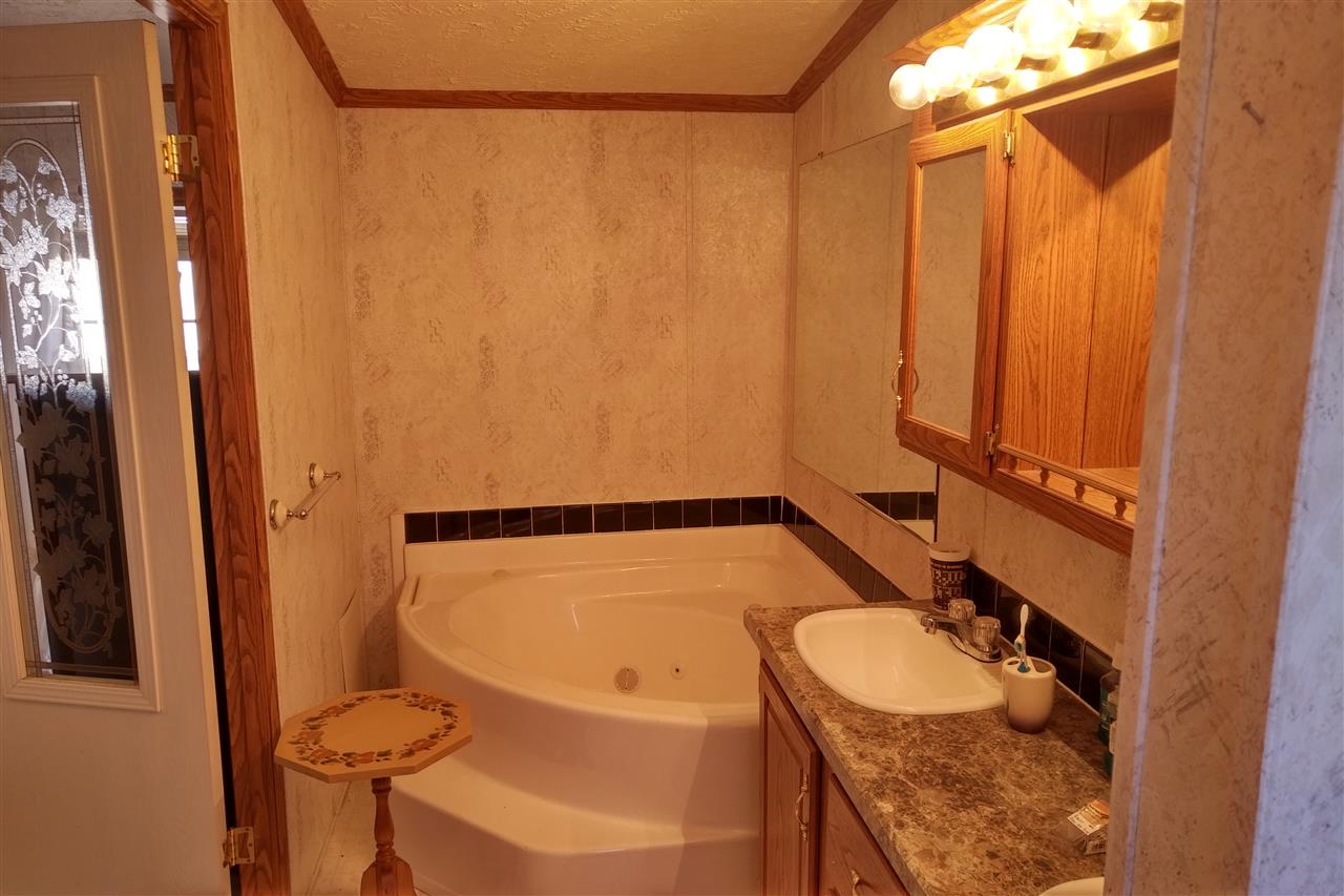 17 Longleaf Place Derry, NH 03038 - Photo 6 of 9 Gallery Image 6