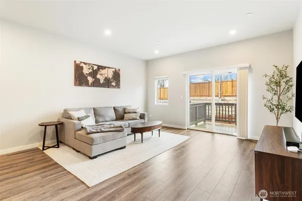 $598,500 | 14925 44th Avenue West, Unit C4, Lynnwood, WA 98087
