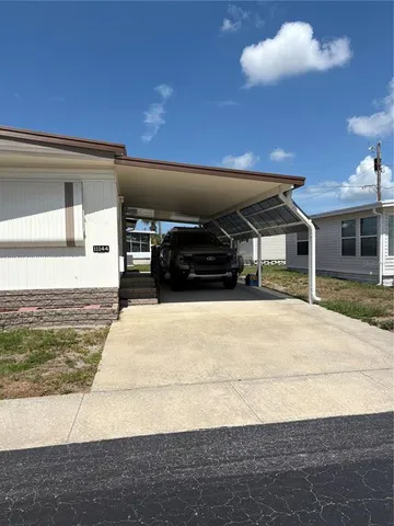 a view of a tennis court