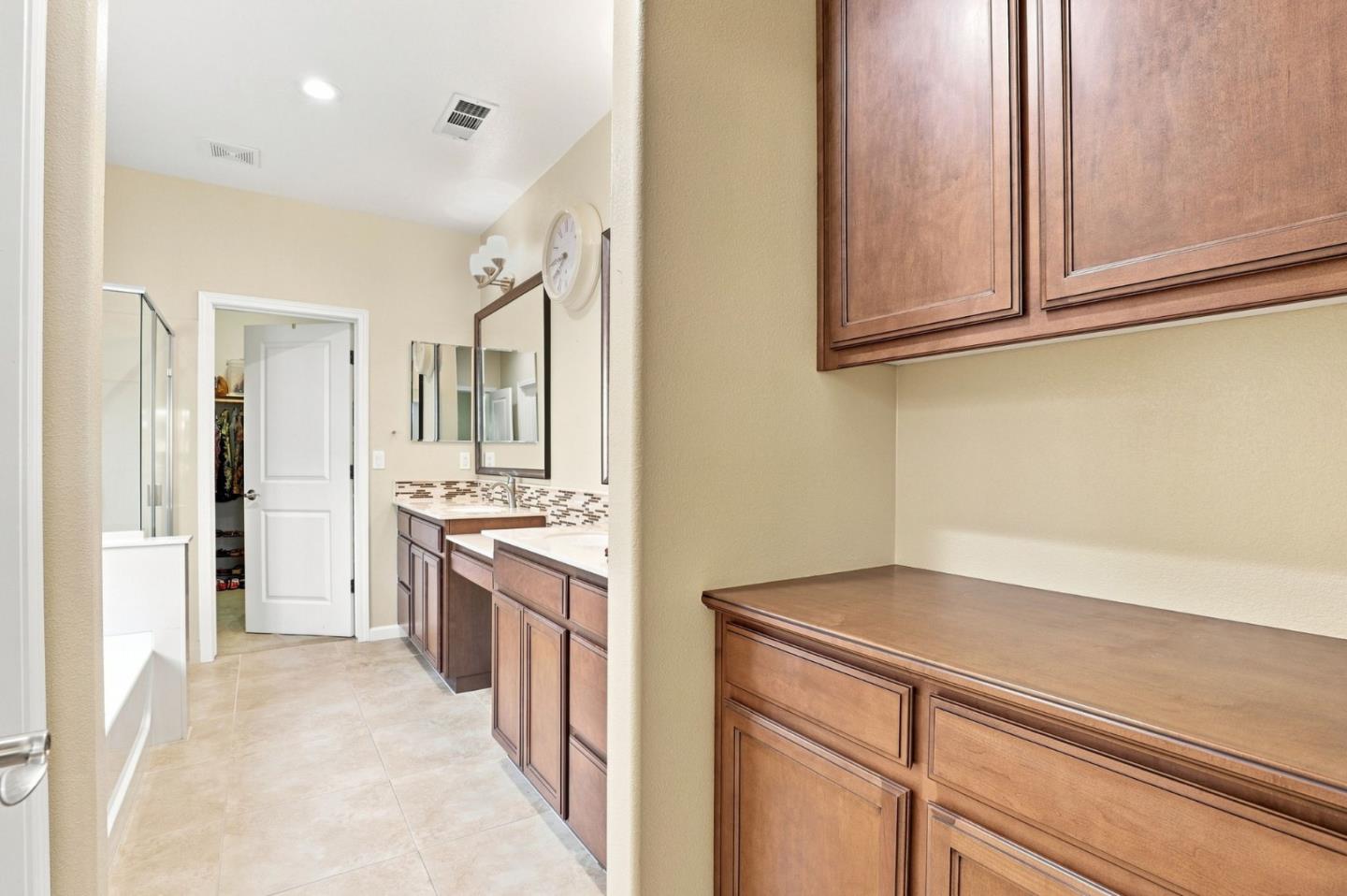 9531 Rodeo Drive Gilroy, CA 95020 - Photo 27 of 42 Gallery Image 27