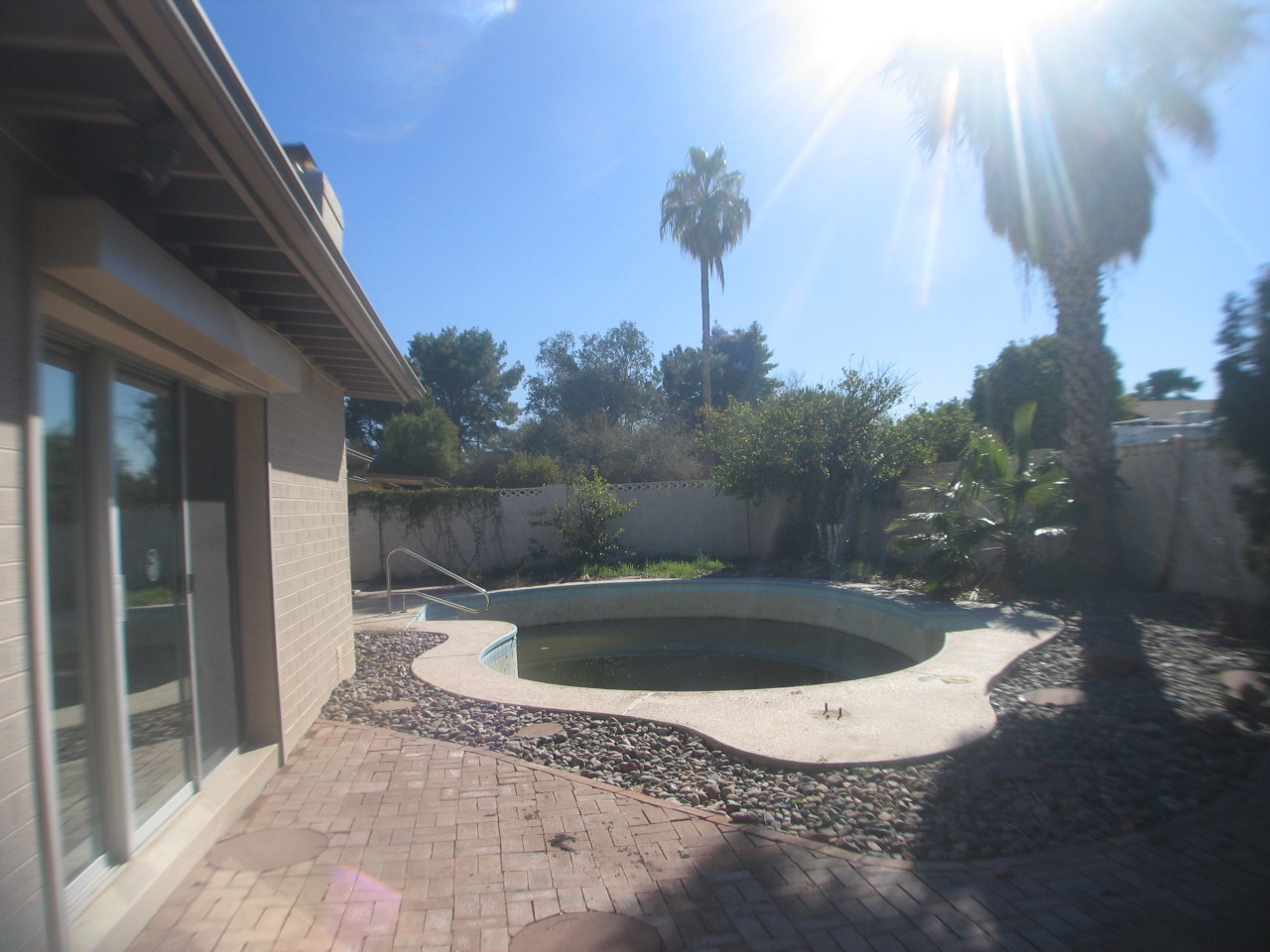 611 East Winged Foot Road Phoenix, AZ 85022 - Photo 6 of 12 6