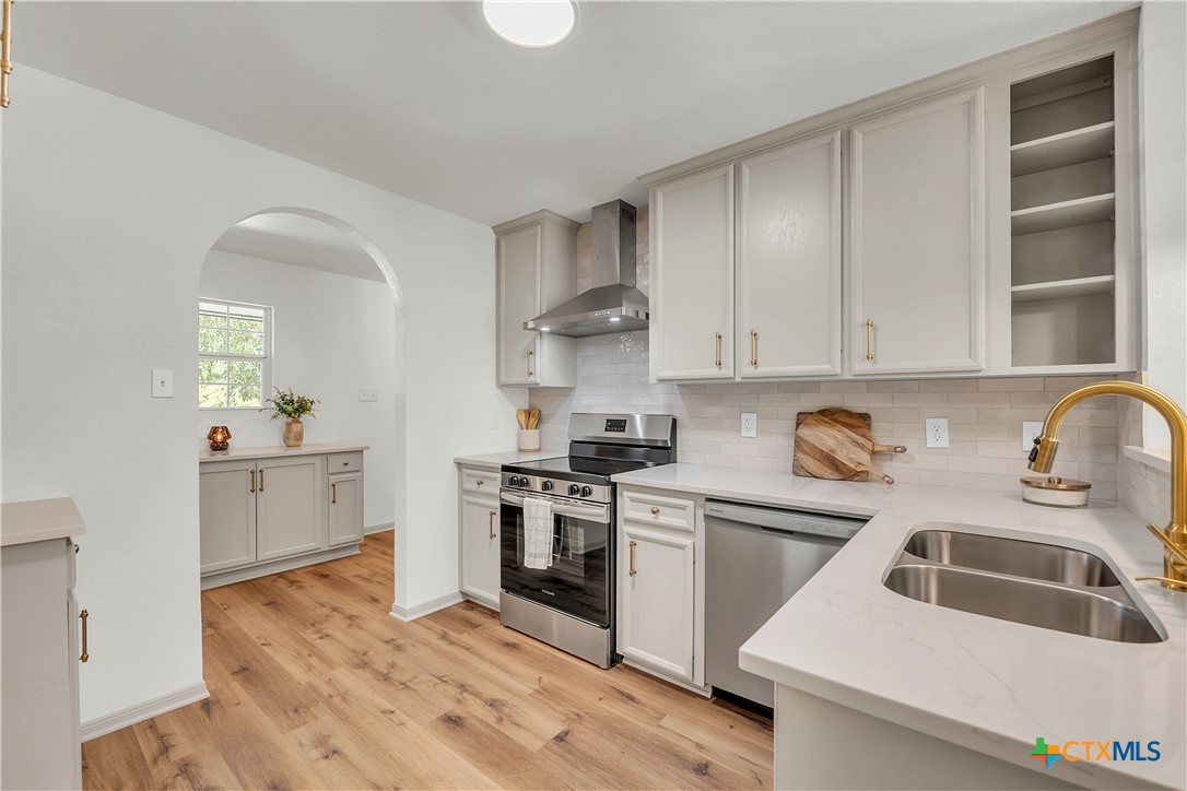 42 Great W Loop Belton, TX 76513 - Photo 2 of 29