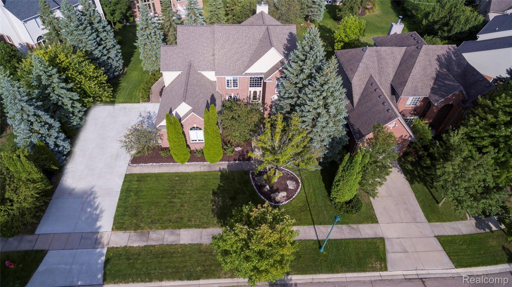 358 Lone Pine Circle Rochester, MI 48307 - Photo 2 of 48 DJI_0253 - Copy.jpg