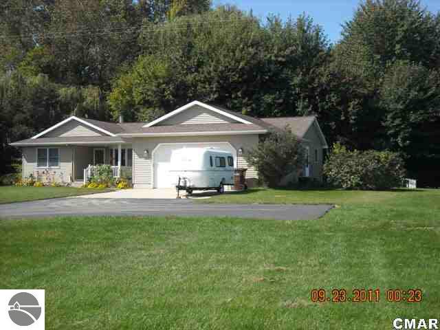 8710 South Loomis Road Shepherd, MI 48883 - Photo 15 of 22 1772958-14.JPG