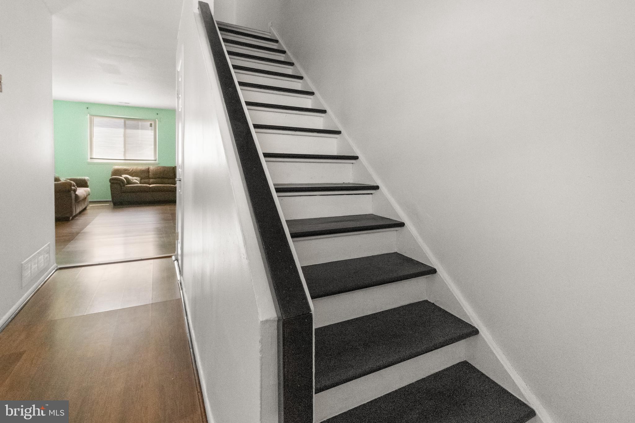 1102 Mason Run Pine Hill, NJ 08021 - Photo 4 of 21 Entry