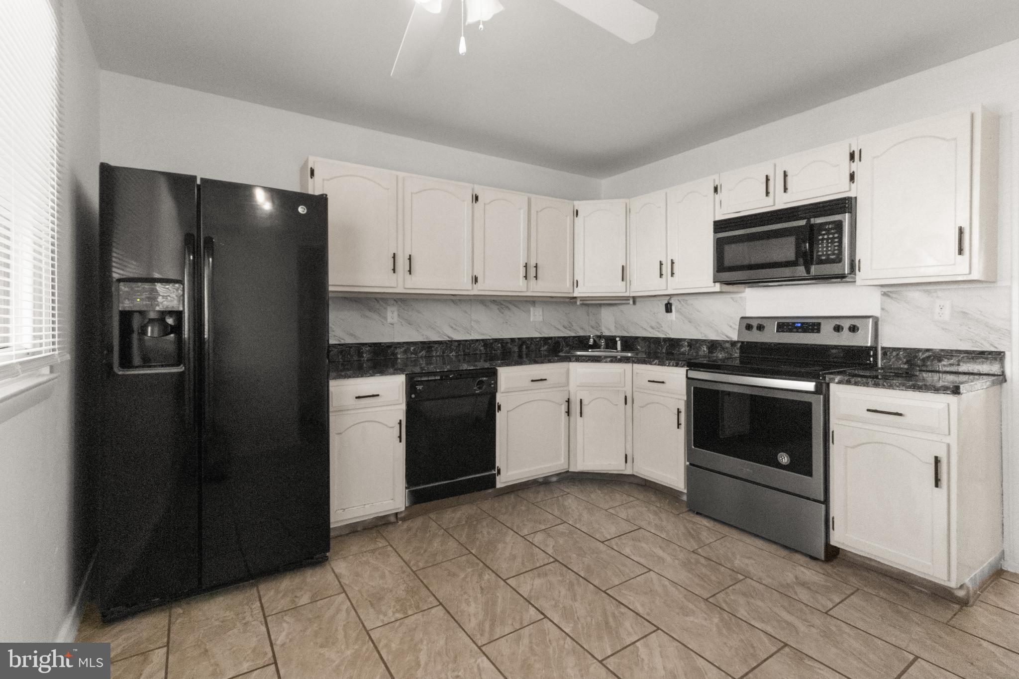 1102 Mason Run Pine Hill, NJ 08021 - Photo 10 of 21 Eat-In Kitchen