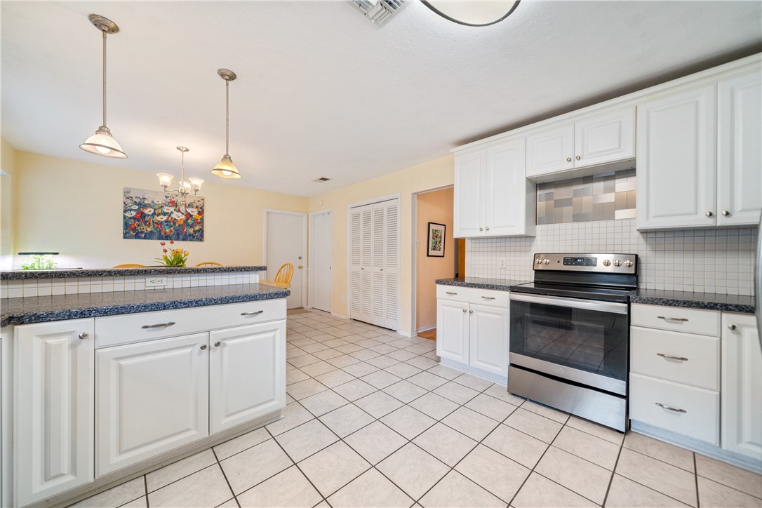 311 Seco Drive Portland, TX 78374 - Photo 13 of 27