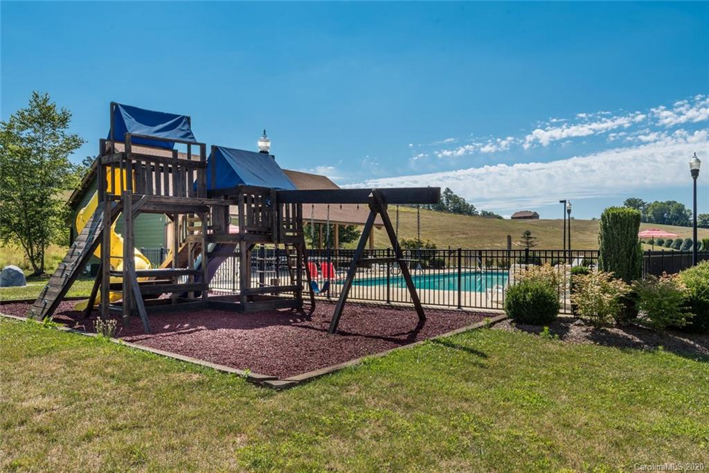 172 Israel Road, Unit 51 Leicester, NC 28748 - Photo 11 of 15 Gallery Image 11