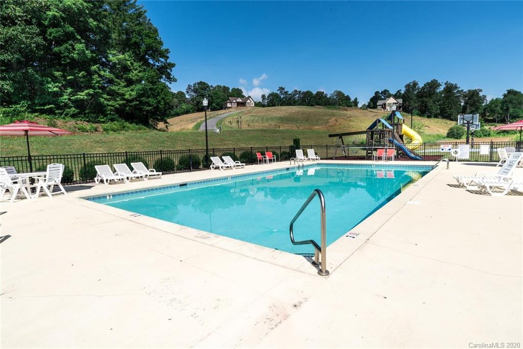 172 Israel Road, Unit 51 Leicester, NC 28748 - Photo 10 of 15 Gallery Image 10