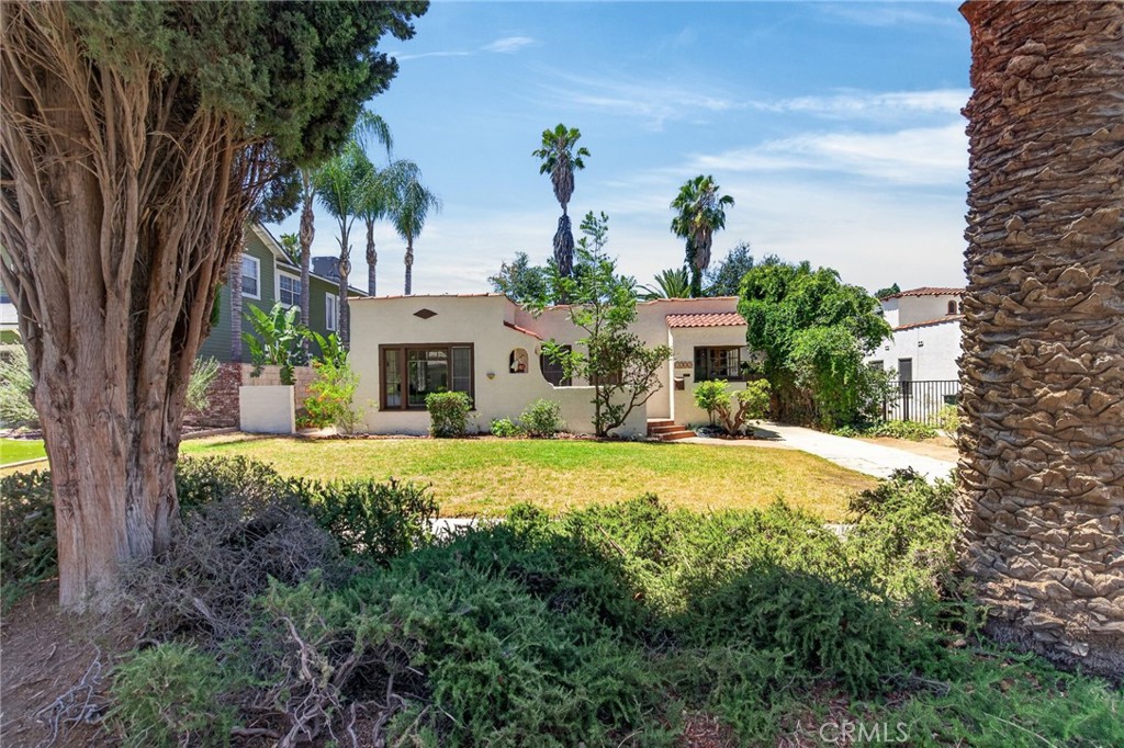 3956 Beechwood Place Riverside, CA 92506 - Photo 2 of 31