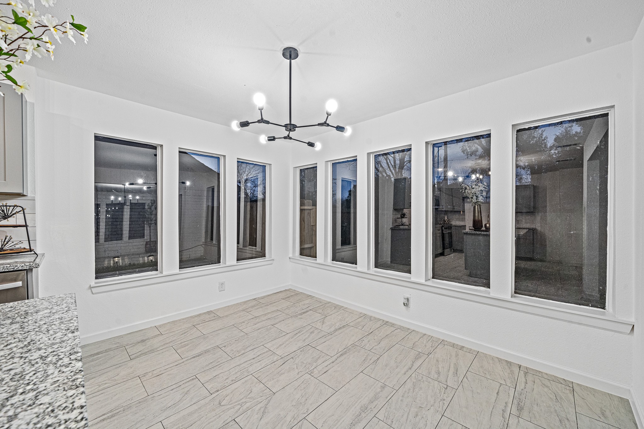 6706 Trigate Drive Houston, TX 77489 - Photo 23 of 40 a view of an entryway with a chandelier
