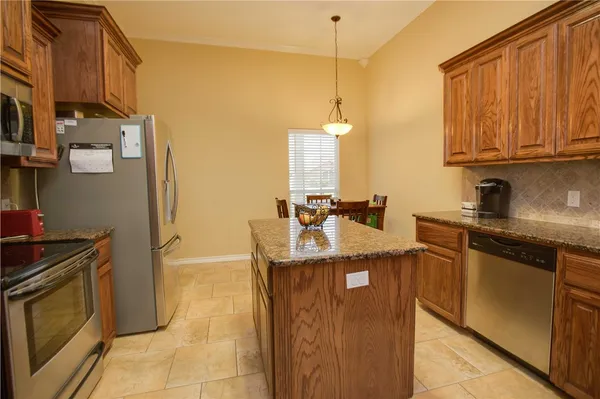 $2,250 | 6733 Old Square Drive, Corpus Christi, TX 78414