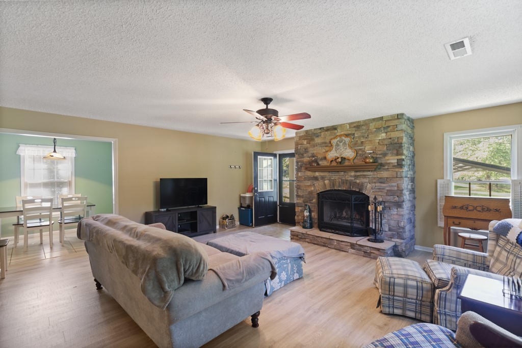 118 Nonna Lane Seneca, SC 29678 - Photo 4 of 45