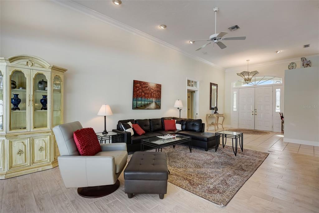 4653 Hadfield Drive Sarasota, FL 34235 - Photo 12 of 81