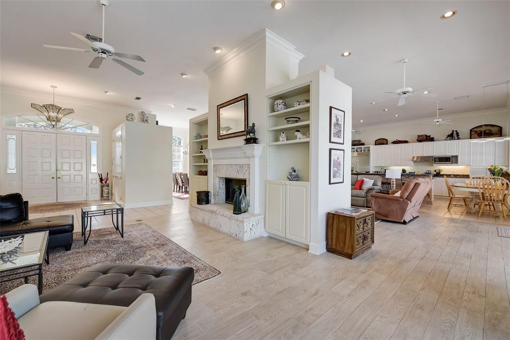 4653 Hadfield Drive Sarasota, FL 34235 - Photo 16 of 81