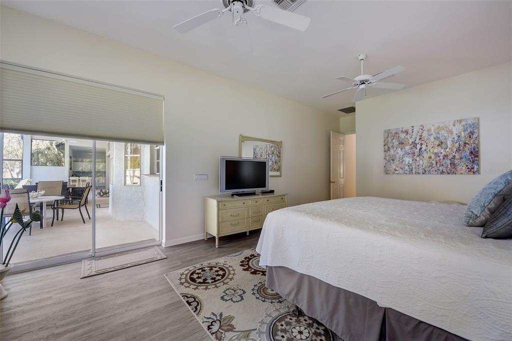 4653 Hadfield Drive Sarasota, FL 34235 - Photo 35 of 81