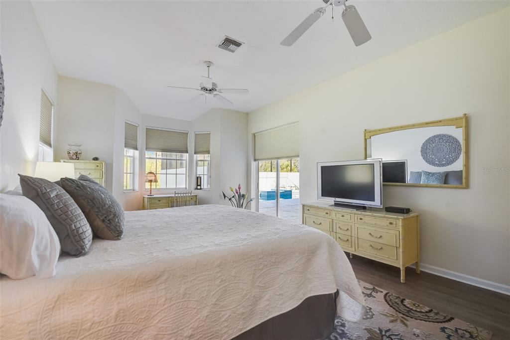 4653 Hadfield Drive Sarasota, FL 34235 - Photo 36 of 81